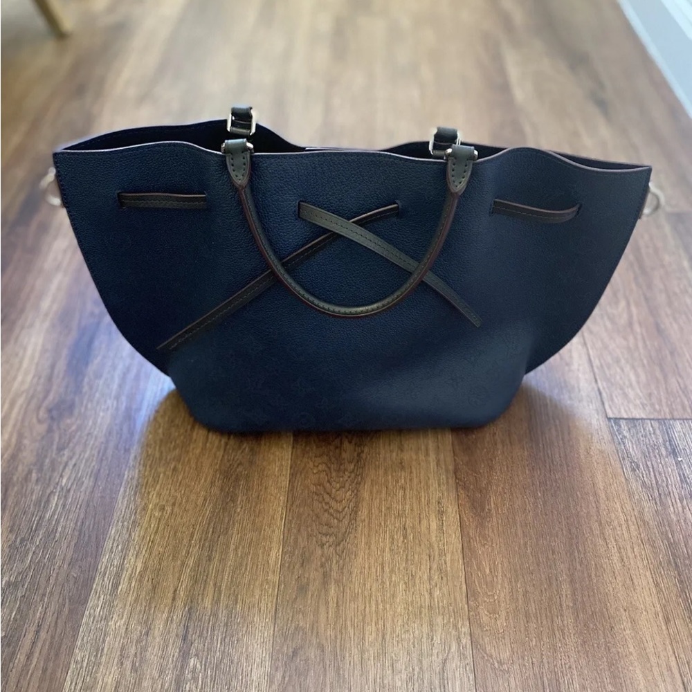 LOUIS VUITTON Mahina Girolata Tote Shoulder Bag Leather Marine M54839 90182750